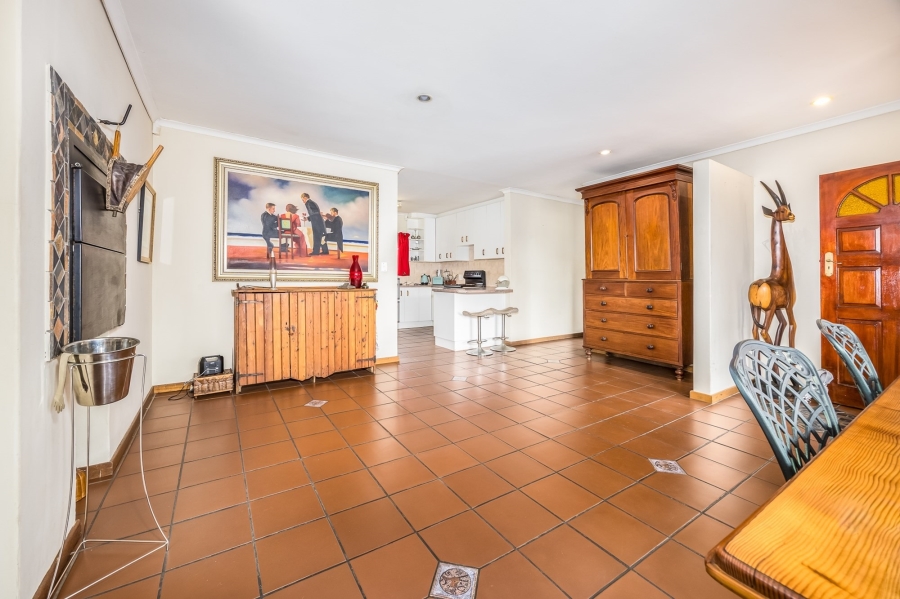 9 Bedroom Property for Sale in Vierlanden Western Cape